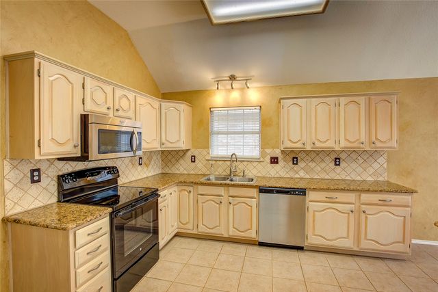 909 Mallard Way, Flower Mound, TX 75028