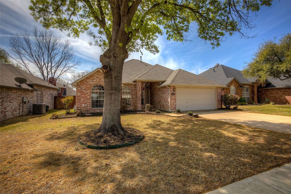909 Mallard Way, Flower Mound, TX 75028