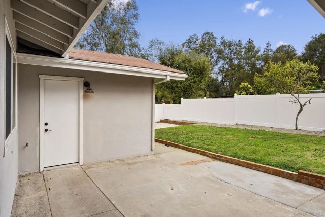 709 Convertible Ln, Fallbrook, CA 92028