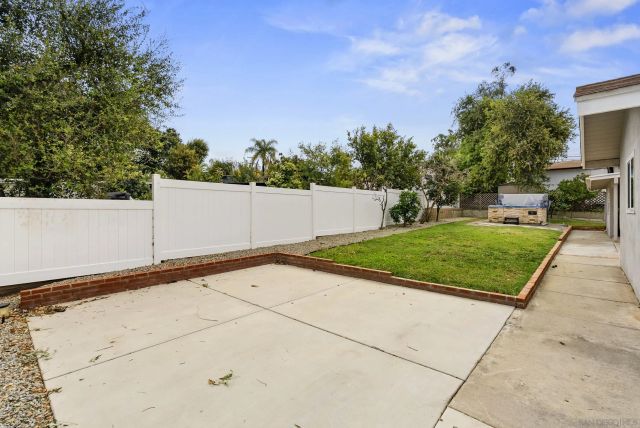 709 Convertible Ln, Fallbrook, CA 92028