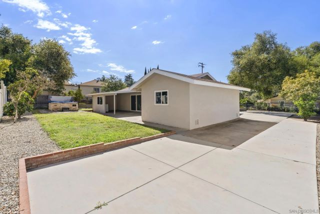 709 Convertible Ln, Fallbrook, CA 92028