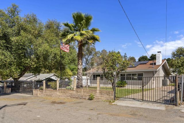 709 Convertible Ln, Fallbrook, CA 92028