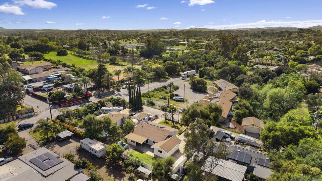 709 Convertible Ln, Fallbrook, CA 92028