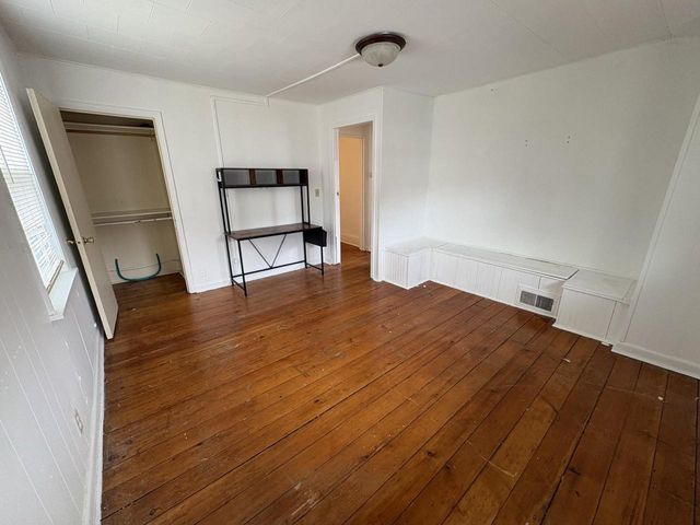 202 W IRVING AVENUE, Oshkosh, WI 54901