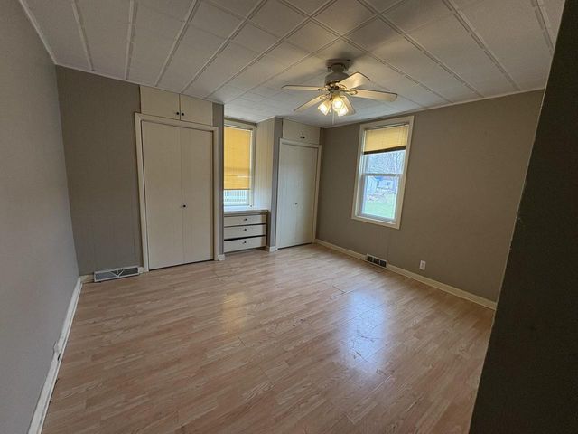 202 W IRVING AVENUE, Oshkosh, WI 54901