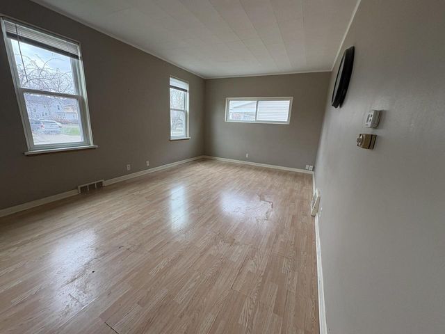 202 W IRVING AVENUE, Oshkosh, WI 54901