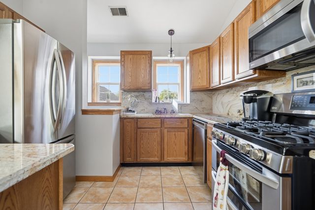 1994 Gary Court B, Schaumburg, IL 60193
