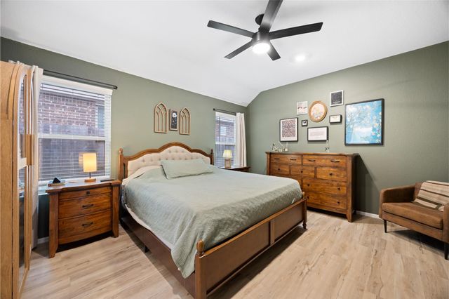 10417 Pineland Drive, Conroe, TX 77378