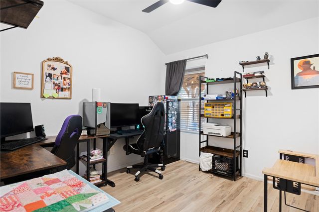 10417 Pineland Drive, Conroe, TX 77378