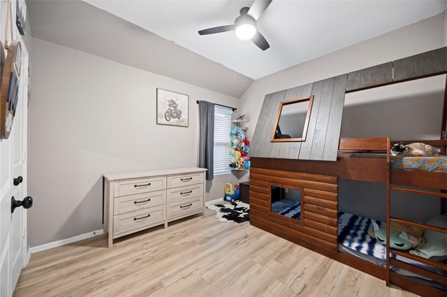 10417 Pineland Drive, Conroe, TX 77378