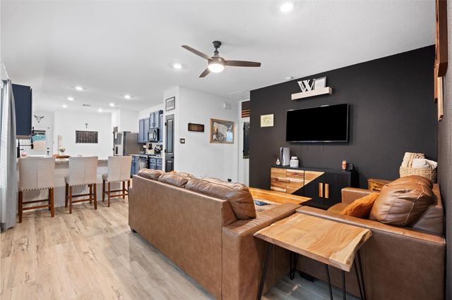 10417 Pineland Drive, Conroe, TX 77378