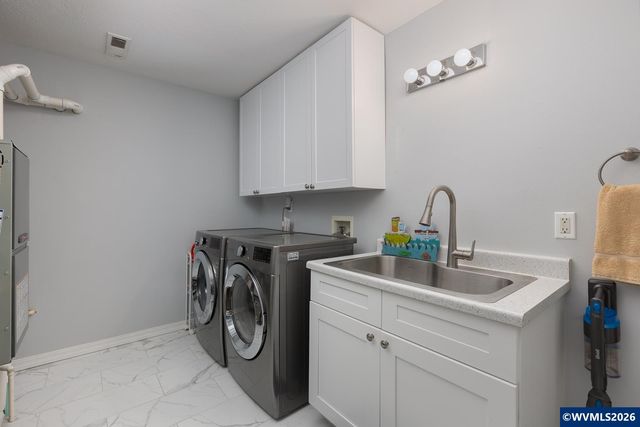 2151 NW Inlet Av, Lincoln City, OR 97367