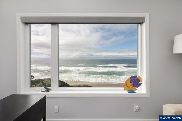 2151 NW Inlet Av, Lincoln City, OR 97367