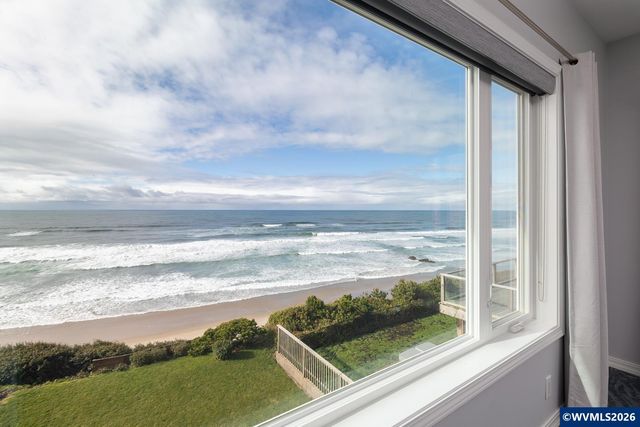 2151 NW Inlet Av, Lincoln City, OR 97367