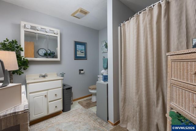 2151 NW Inlet Av, Lincoln City, OR 97367