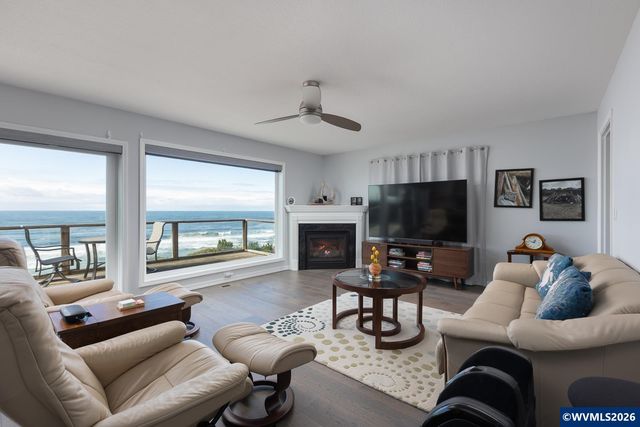 2151 NW Inlet Av, Lincoln City, OR 97367