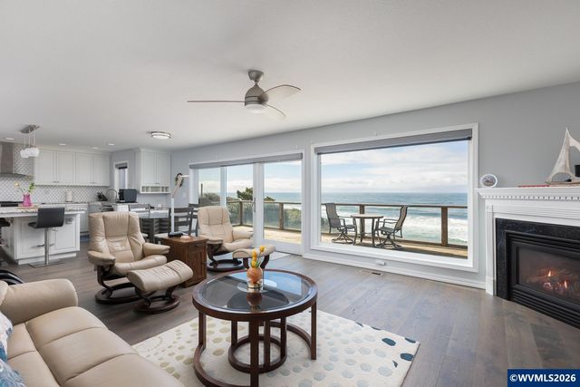 2151 NW Inlet Av, Lincoln City, OR 97367