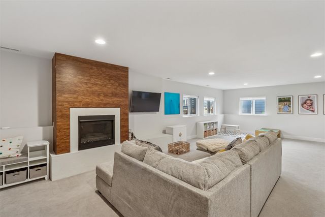 9409 Foxtail Circle, Norwalk, IA 50211