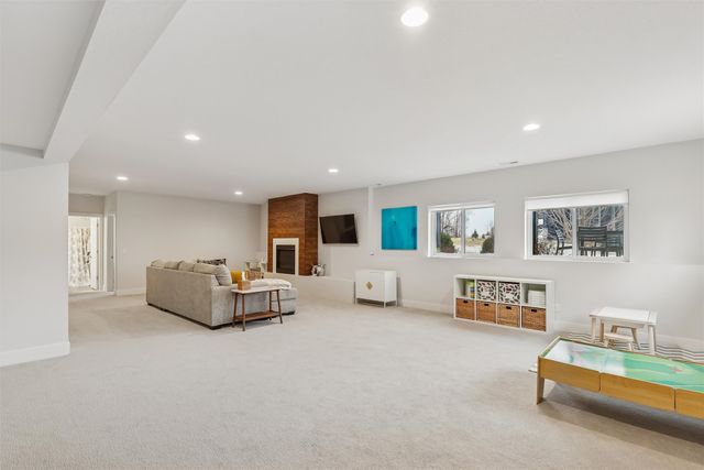 9409 Foxtail Circle, Norwalk, IA 50211