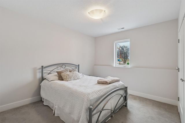 9409 Foxtail Circle, Norwalk, IA 50211