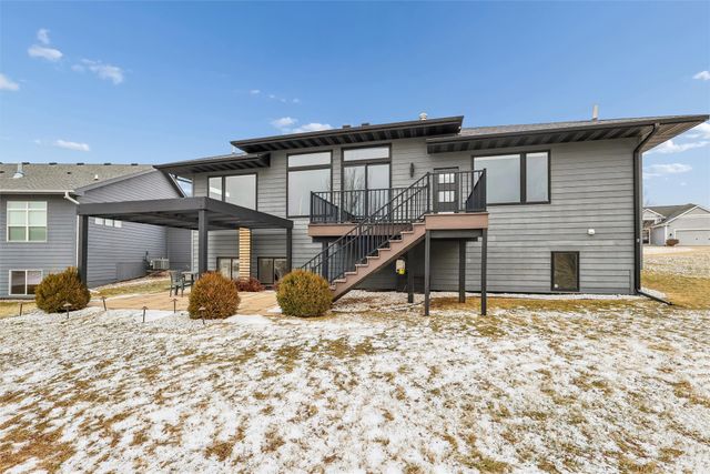 9409 Foxtail Circle, Norwalk, IA 50211