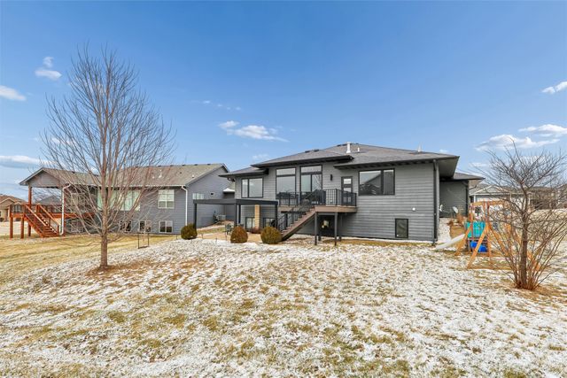 9409 Foxtail Circle, Norwalk, IA 50211
