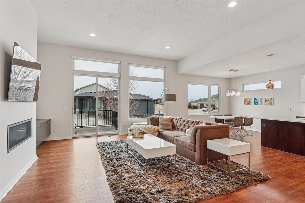 9409 Foxtail Circle, Norwalk, IA 50211