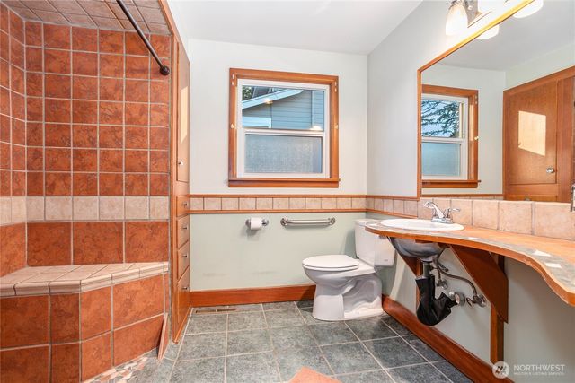 1211 Yew Street, Bellingham, WA 98229