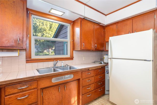 1211 Yew Street, Bellingham, WA 98229