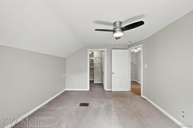 1458 Hampton Road, Grosse Pointe Woods, MI 48236