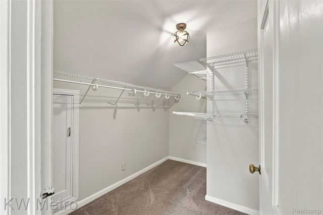 1458 Hampton Road, Grosse Pointe Woods, MI 48236
