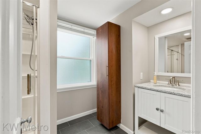 1458 Hampton Road, Grosse Pointe Woods, MI 48236