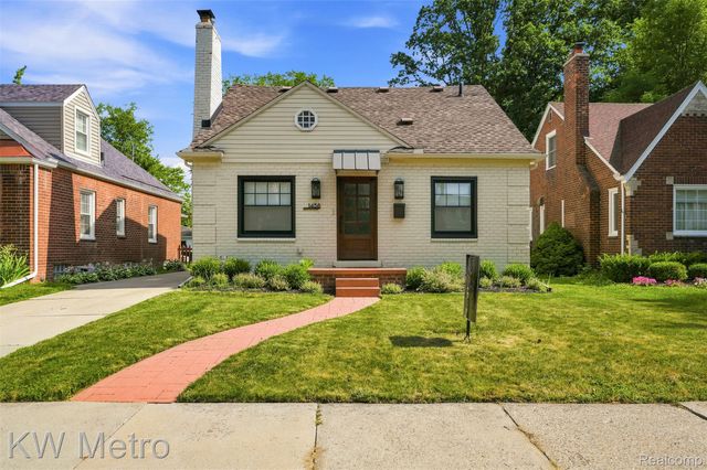 1458 Hampton Road, Grosse Pointe Woods, MI 48236