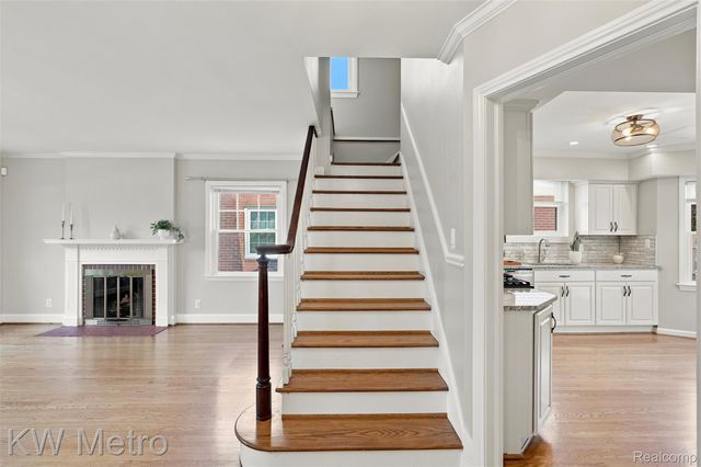 1458 Hampton Road, Grosse Pointe Woods, MI 48236