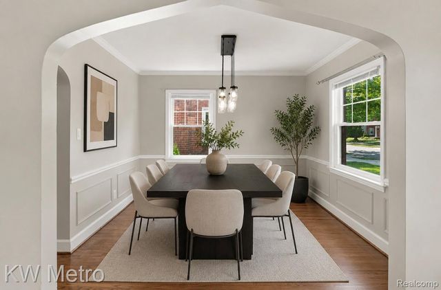 1458 Hampton Road, Grosse Pointe Woods, MI 48236