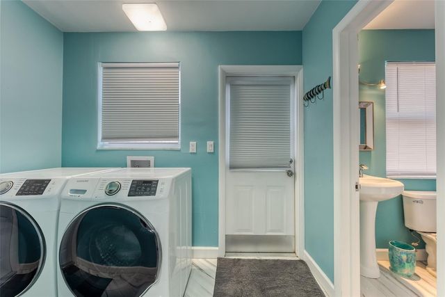 1930 NE 28th Court, Lighthouse Point, FL 33064