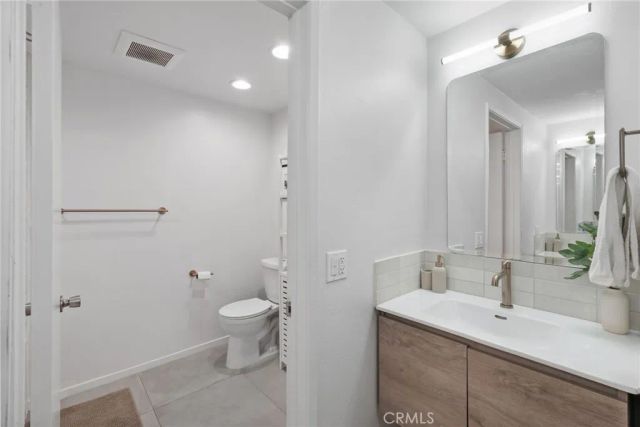 17914 Magnolia Boulevard 135, Encino, CA 91316