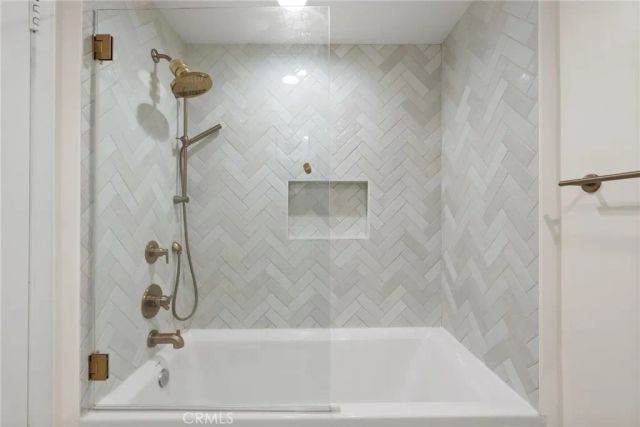 17914 Magnolia Boulevard 135, Encino, CA 91316