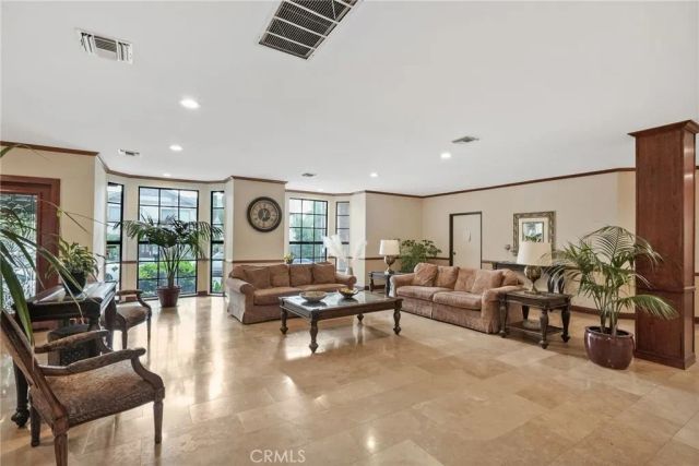 17914 Magnolia Boulevard 135, Encino, CA 91316