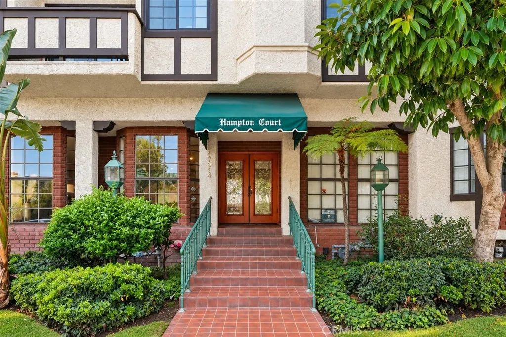 17914 Magnolia Boulevard 135, Encino, CA 91316