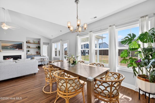 42 E Maritt Street, Hampstead, NC 28443