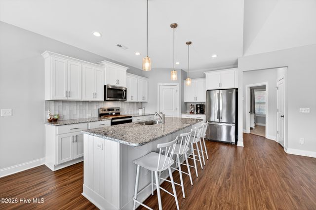 42 E Maritt Street, Hampstead, NC 28443