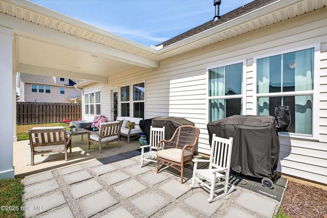 42 E Maritt Street, Hampstead, NC 28443