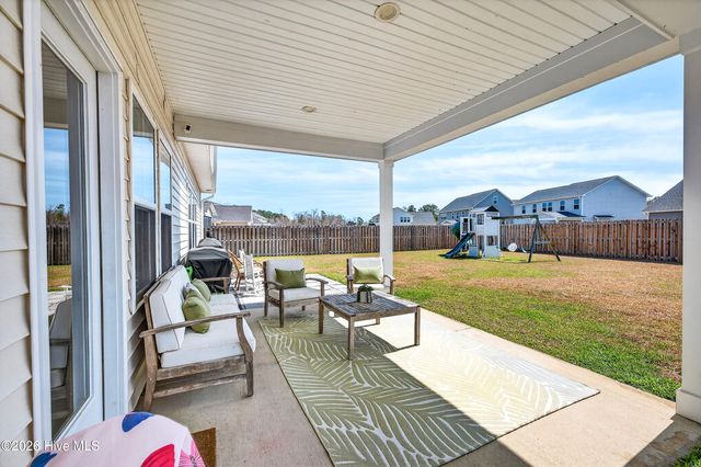 42 E Maritt Street, Hampstead, NC 28443