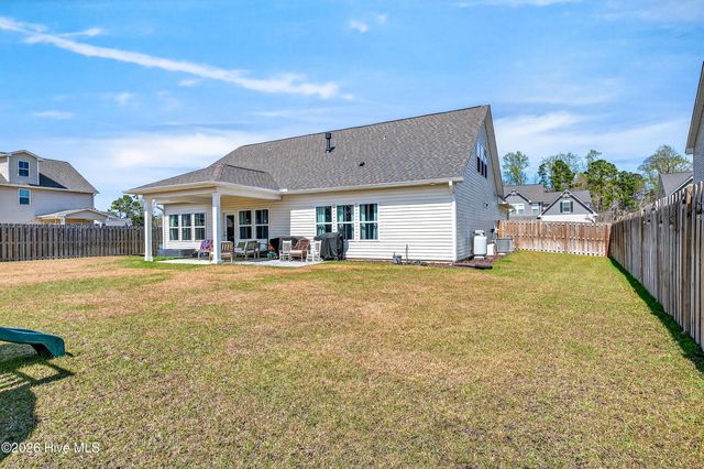 42 E Maritt Street, Hampstead, NC 28443