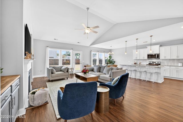 42 E Maritt Street, Hampstead, NC 28443