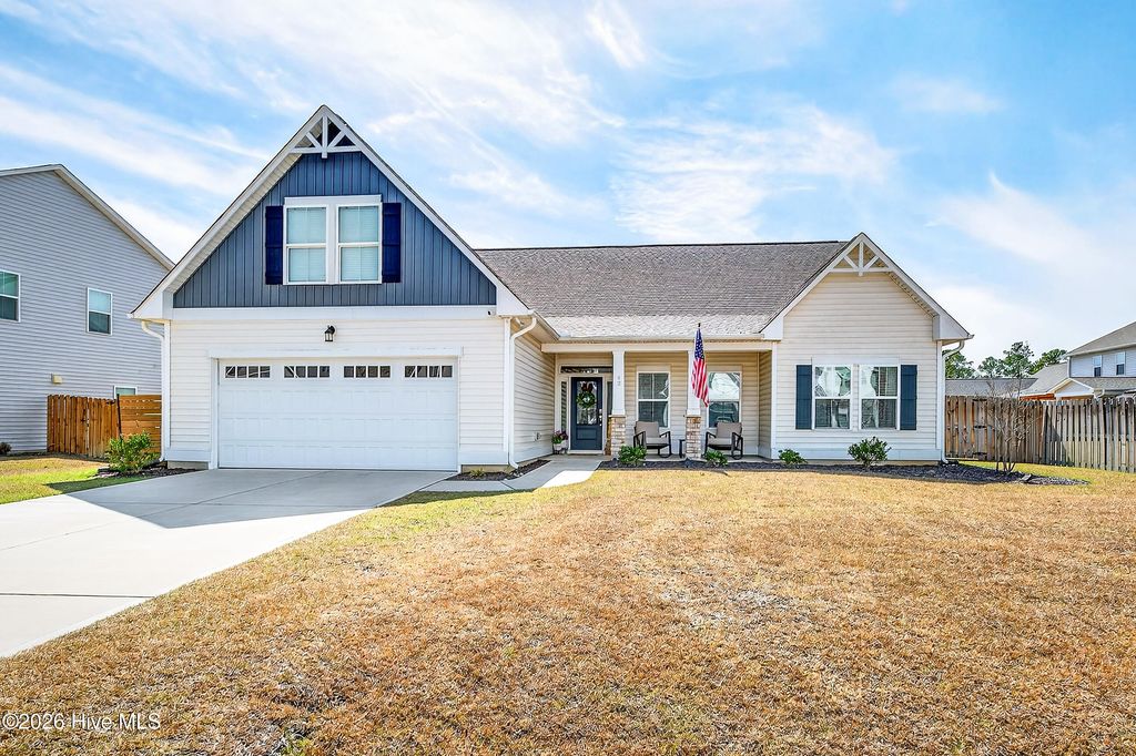 42 E Maritt Street, Hampstead, NC 28443