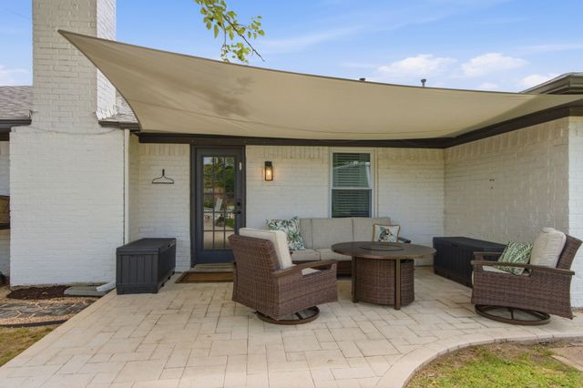 125 Villa Park Drive, Highland Village, TX 75077