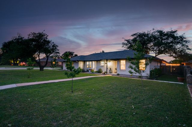 125 Villa Park Drive, Highland Village, TX 75077