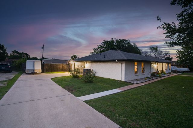 125 Villa Park Drive, Highland Village, TX 75077